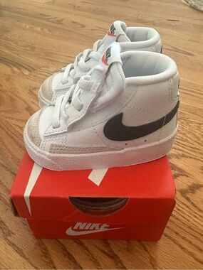 Nike Blazer Mid 77